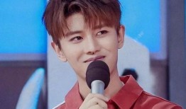 任嘉伦酒店爆料视频,明星生活瞬间揭秘