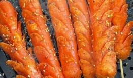 路边摊淀粉肠爆料视频,路边摊美食背后的秘密